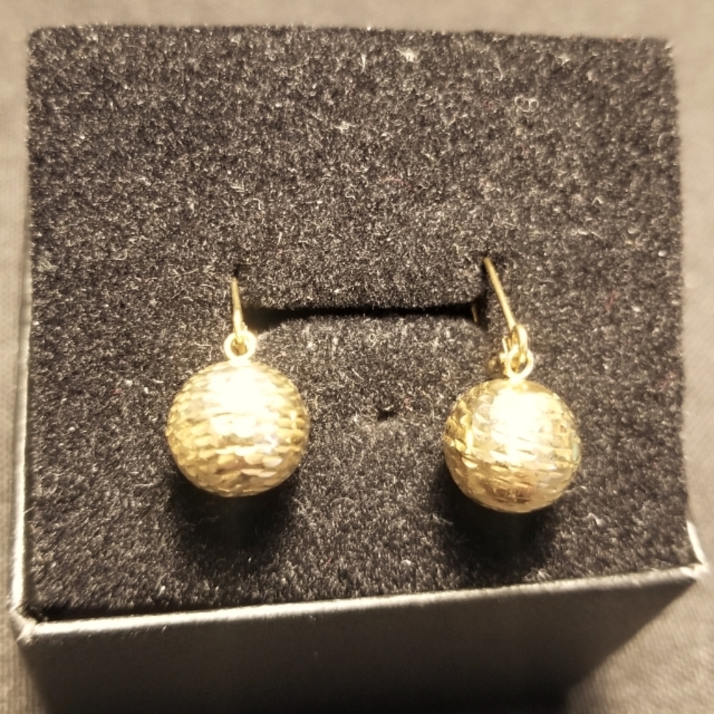 14 K Gold dangling ball lever back earring set